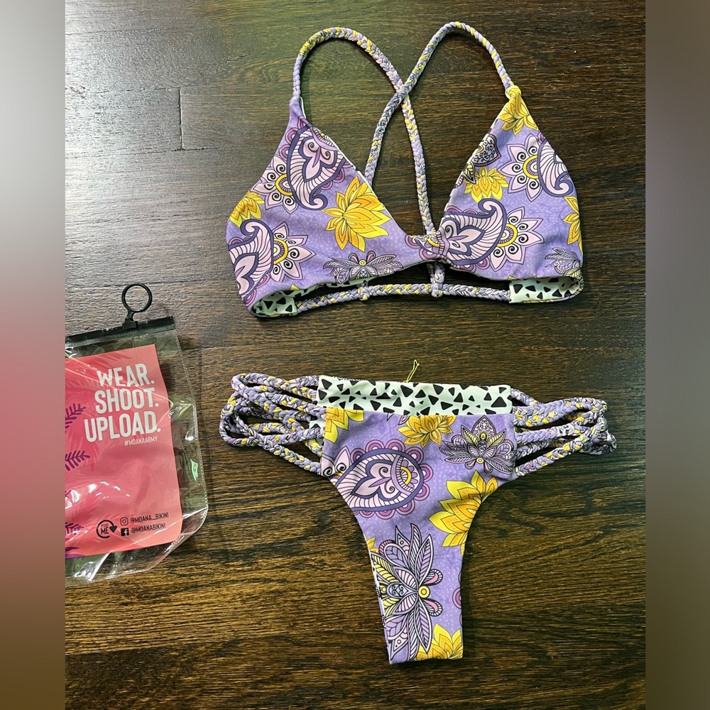 Moana Stingray Latte bikini - old XS, current size small. Excellent condition.